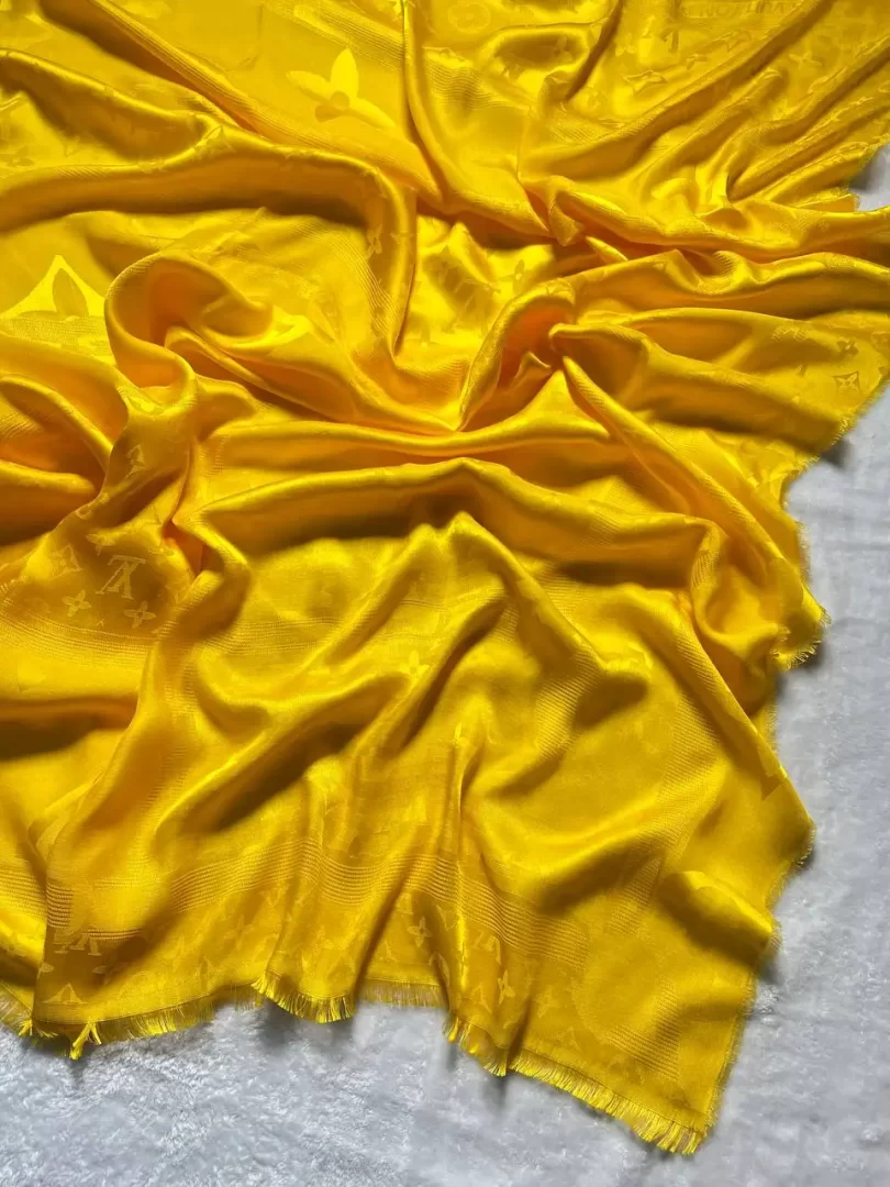 روسری ابریشم ژاکارد لویی ویتون LOUIS VUITTON زرد - فروشگاه آنلاین - آذرشال Azarshawl