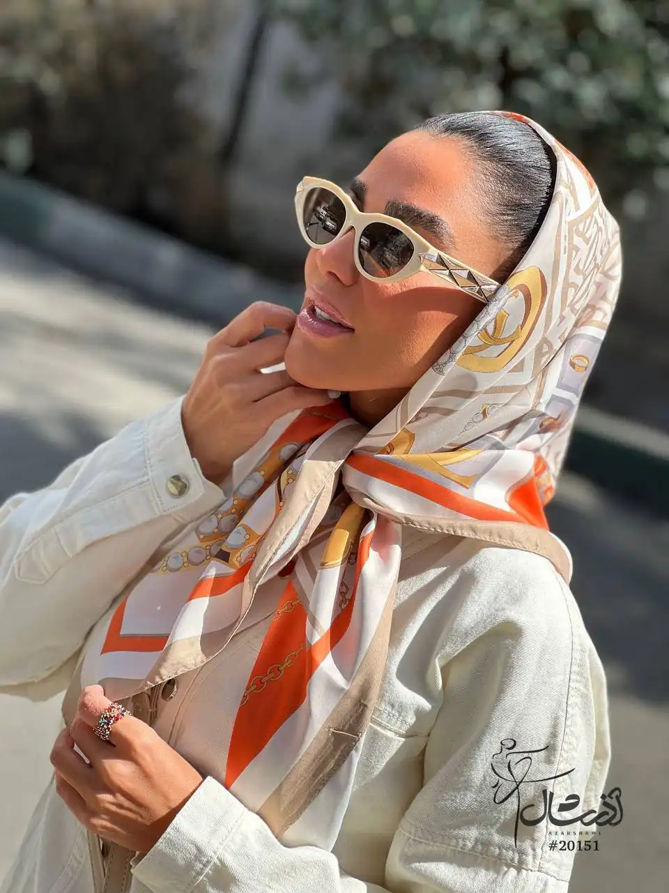 روسری مدیوم ساتن تویل کرم طوسی نارنجی - خرید آذرشال azarshawl