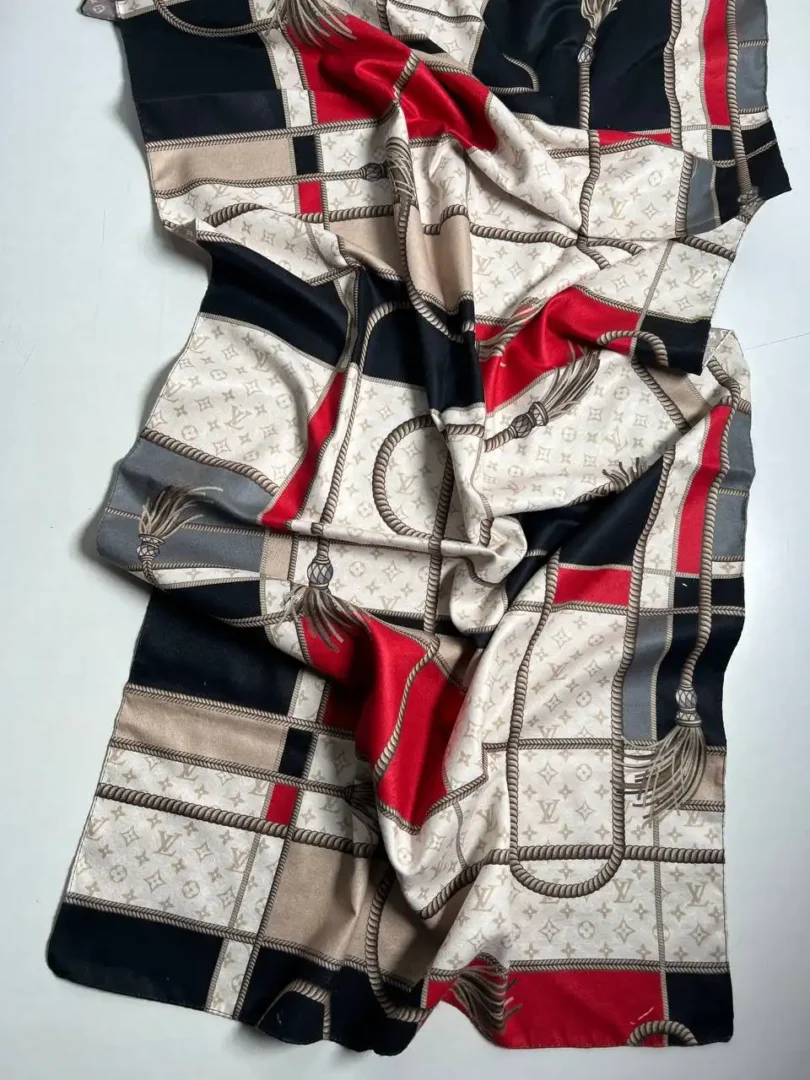 شال موهر گرم دورو کرم قرمز مدل لویی ویتون Louis Vuitton - آذرشال azarshawl