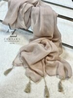 شال ساده برشکا تک رنگ پلیسه رنگ کرم پنکیکی مناسب تابستان