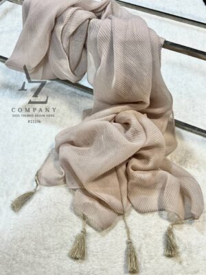 شال ساده برشکا تک رنگ پلیسه رنگ کرم پنکیکی مناسب تابستان