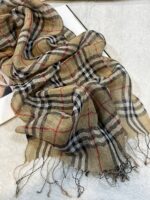 شال تابستانه لینن طرح بربری کرم نسکافه ای