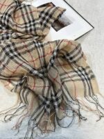 شال تابستانه لینن طرح بربری کرم موکا