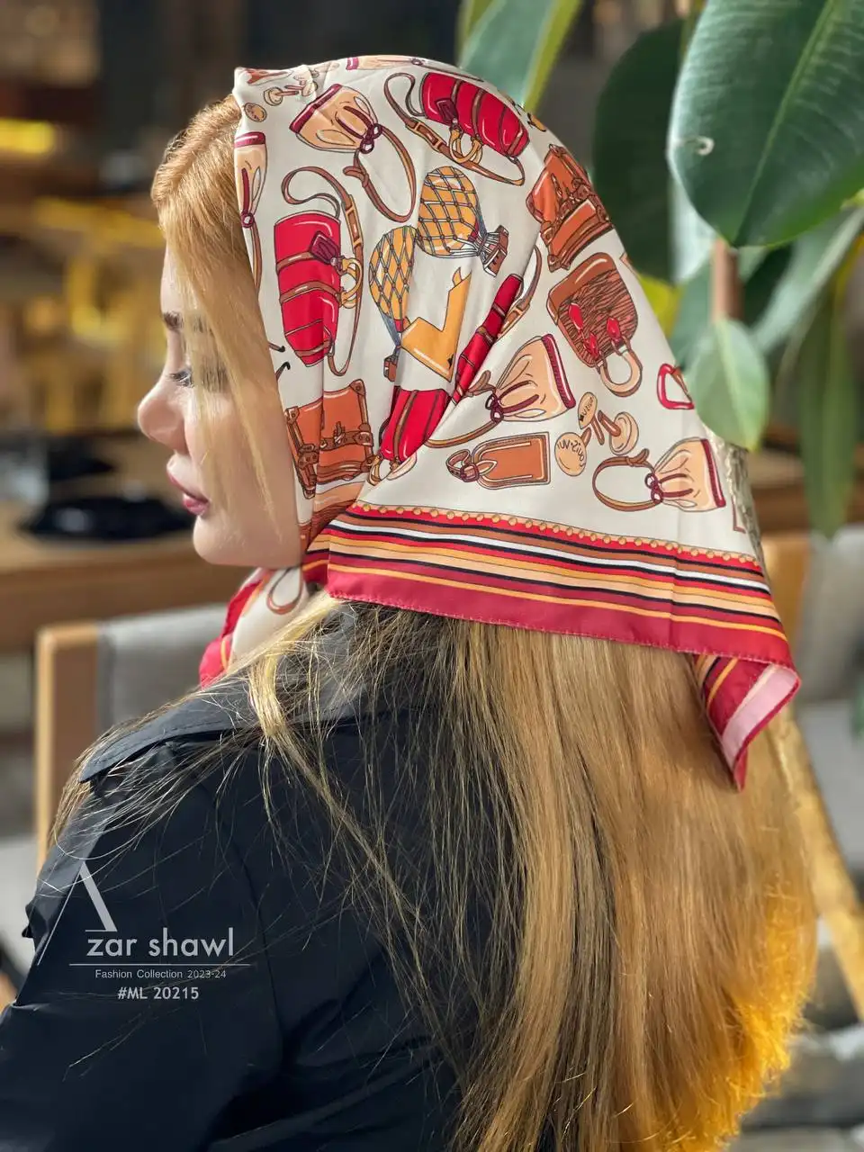 خرید روسری قواره کوچک تویل بهاره کرم قرمز - سایت شال و روسری آذرشال