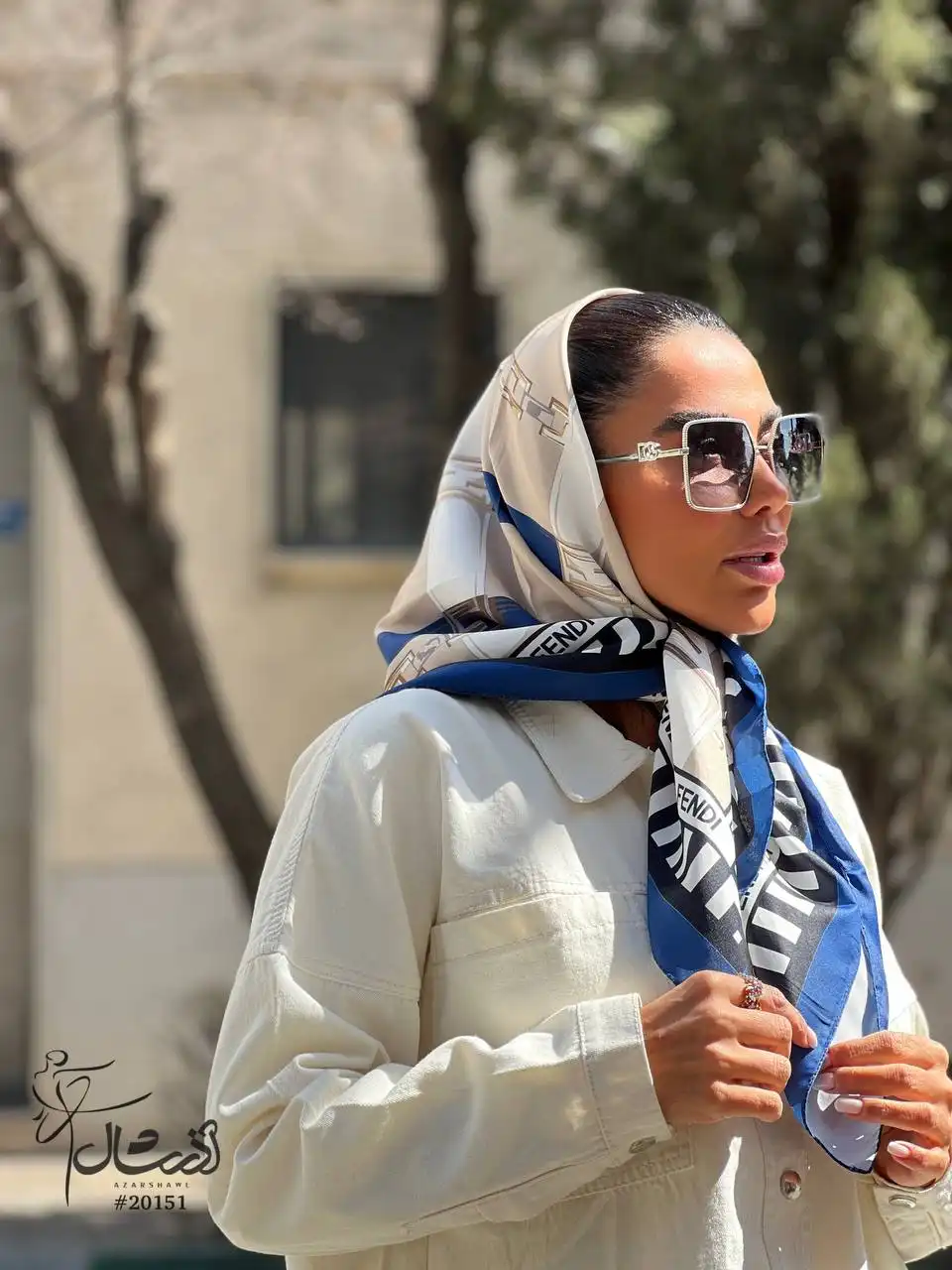 خرید روسری مدیوم ساتن تویل کرم سرمه ای - خرید و قیمت آذرشال azarshawl