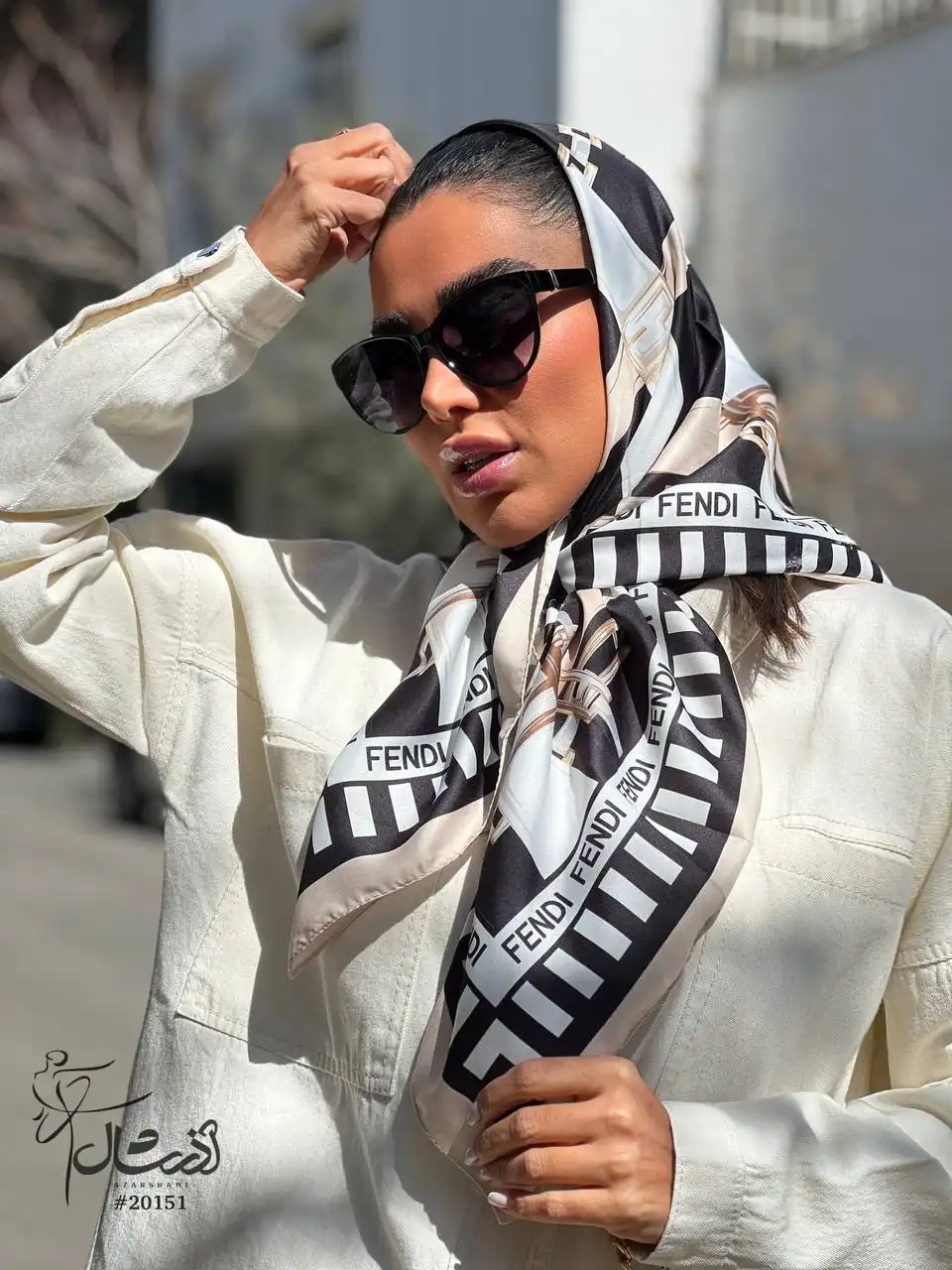 خرید روسری مدیوم ساتن تویل مشکی کرم - خرید و قیمت آذرشال azarshawl