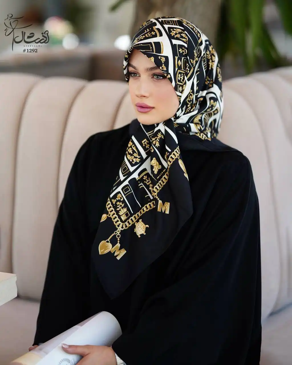 خرید اینترنتی روسری ابریشم ژاکارد مشکی کرم - خرید آذرشال azarshawl